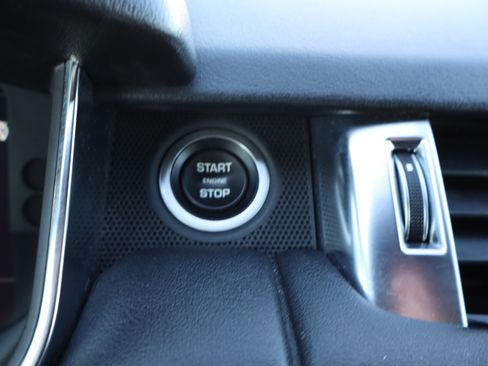 Used 2019 Land Rover Range Rover Sport HSE image 30