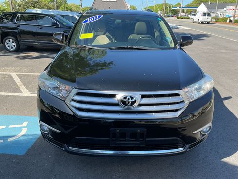 Used 2011 Toyota Highlander 4WD Limited image 2