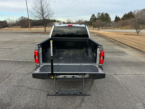 Used 2023 Ford F150 XLT AWD/4WD image 8