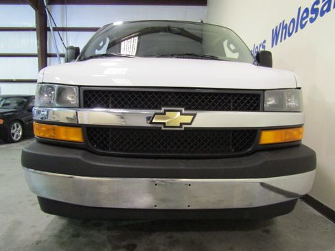 Used 2016 GMC Savana 2500 image 8