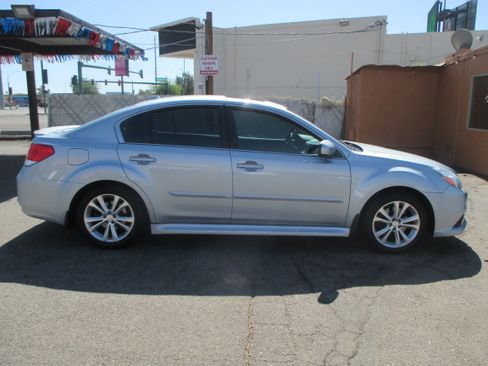 Used 2014 Subaru Legacy 3.6R Limited AWD/4WD image 2