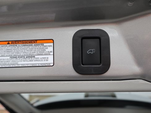 Used 2017 Toyota Sienna XLE image 33