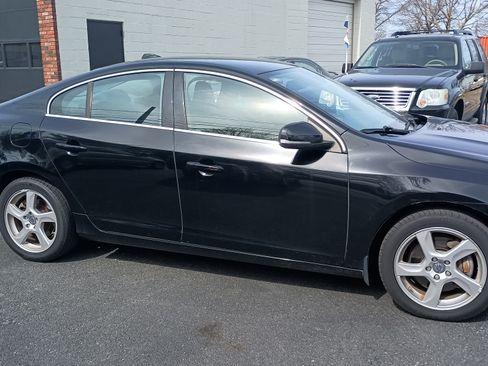 Used 2012 Volvo S60 T5 image 4