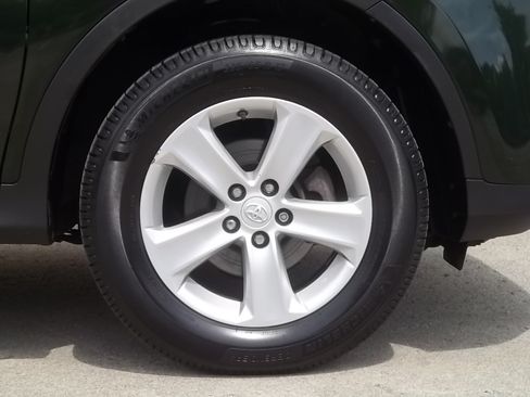 Used 2013 Toyota RAV4 AWD XLE image 15