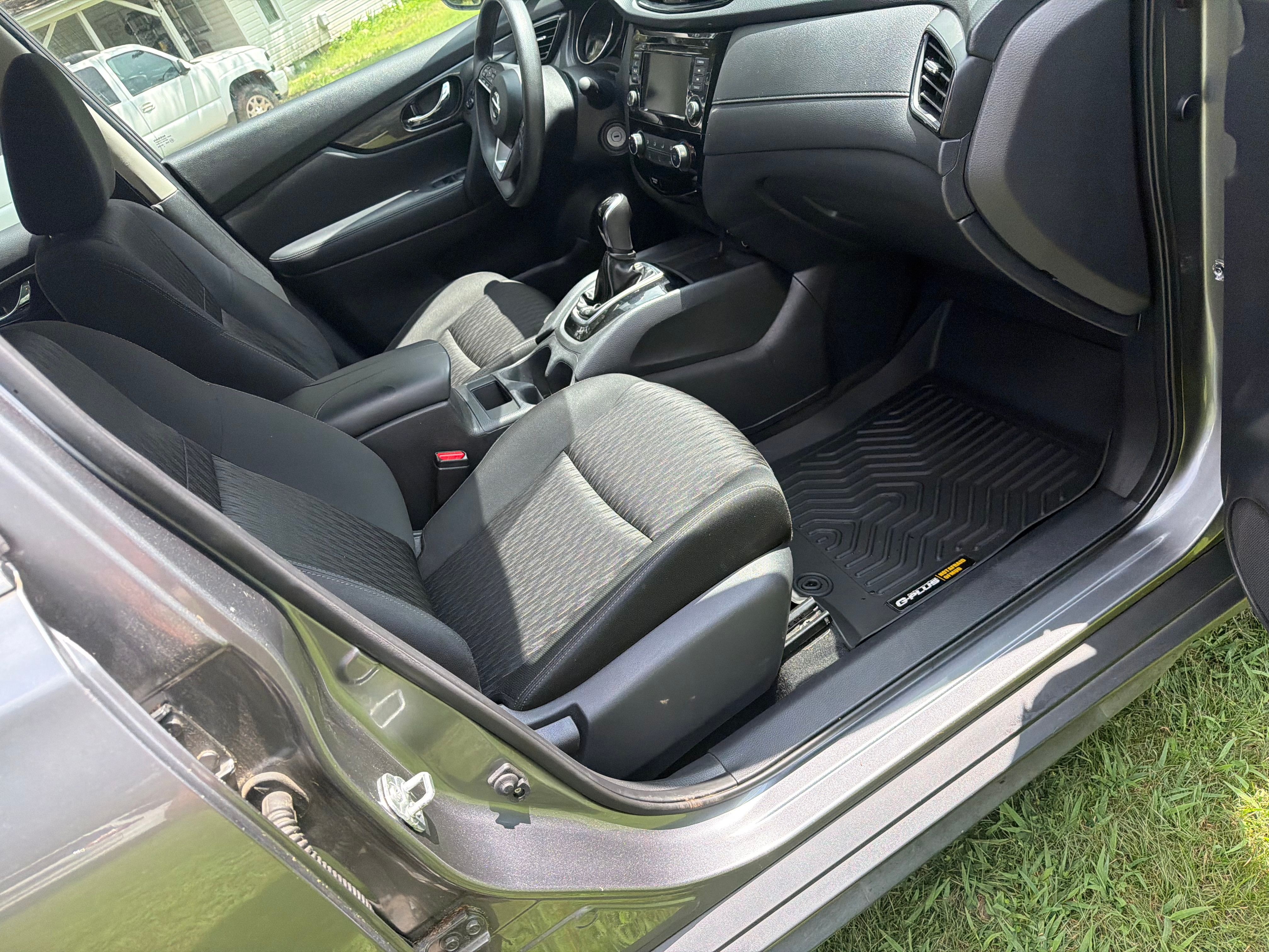 Used 2018 Nissan Rogue AWD image 39