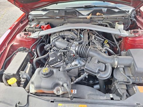 Used 2012 Ford Mustang image 7