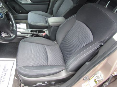 Used 2014 Subaru Forester 2.5i Premium AWD/4WD image 12