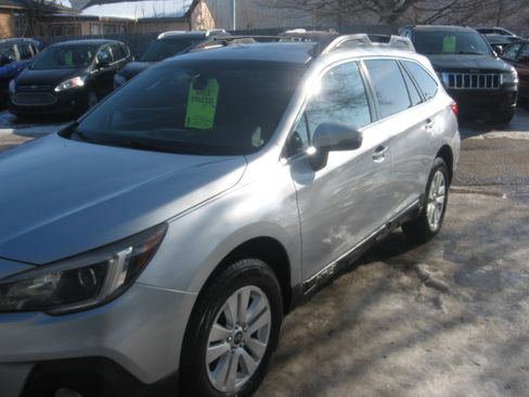 Used 2018 Subaru Outback 2.5i Premium image 1