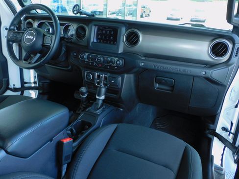 Used 2019 Jeep Wrangler 4WD Unlimited Sport image 4