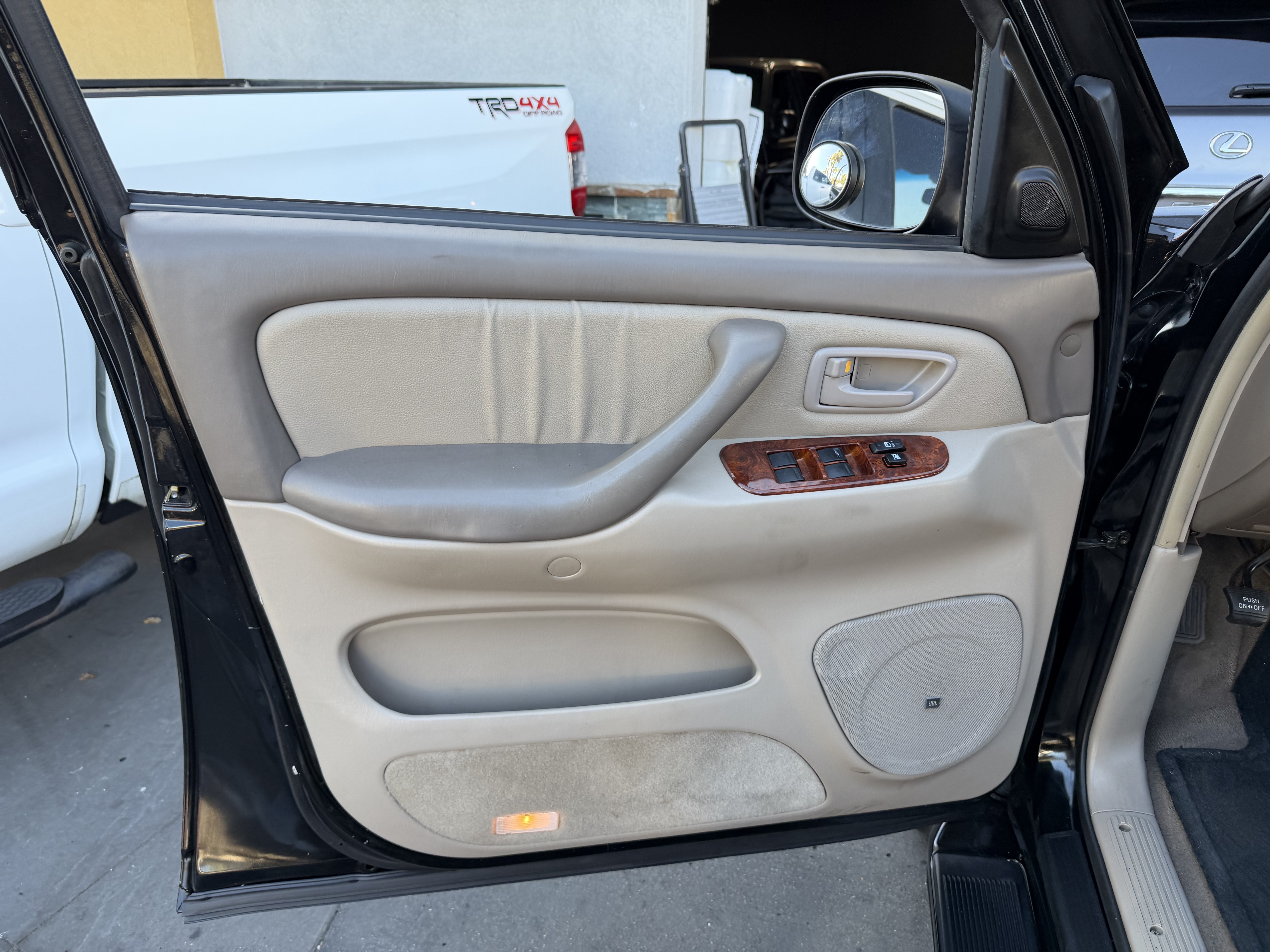 Used 2005 Toyota Tundra 4x4 Double Cab Limited image 17