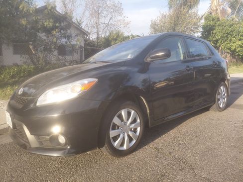 Used 2011 Toyota Matrix image 4
