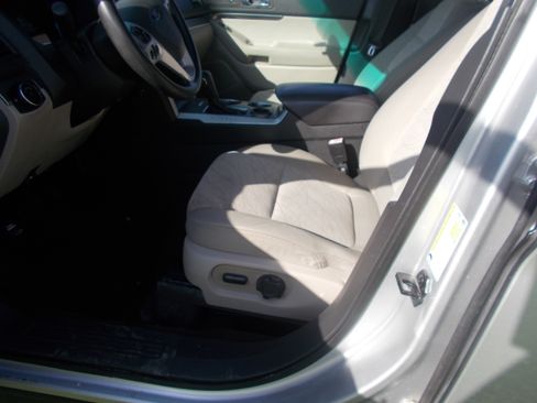 Used 2014 Ford Explorer FWD image 7
