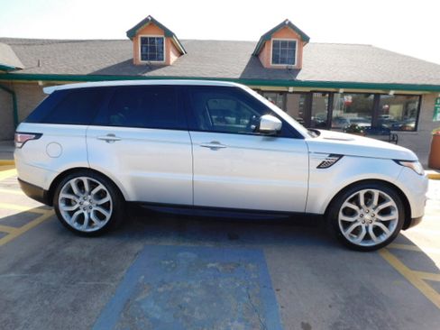 Used 2016 Land Rover Range Rover Sport HSE image 11