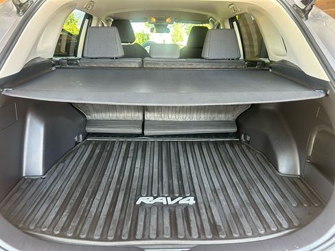 Used 2021 Toyota RAV4 LE image 16