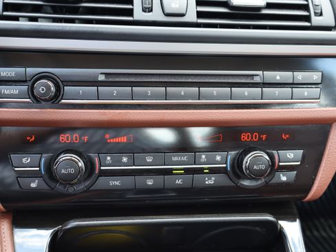 Used 2015 BMW 528i xDrive image 28