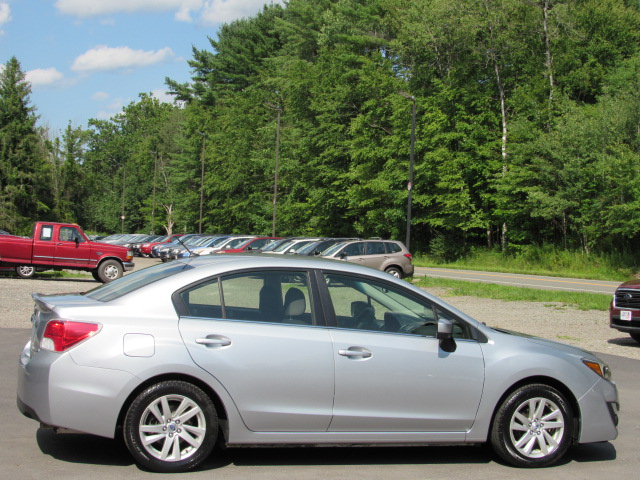 Used 2016 Subaru Impreza 2.0i Sedan AWD/4WD image 10