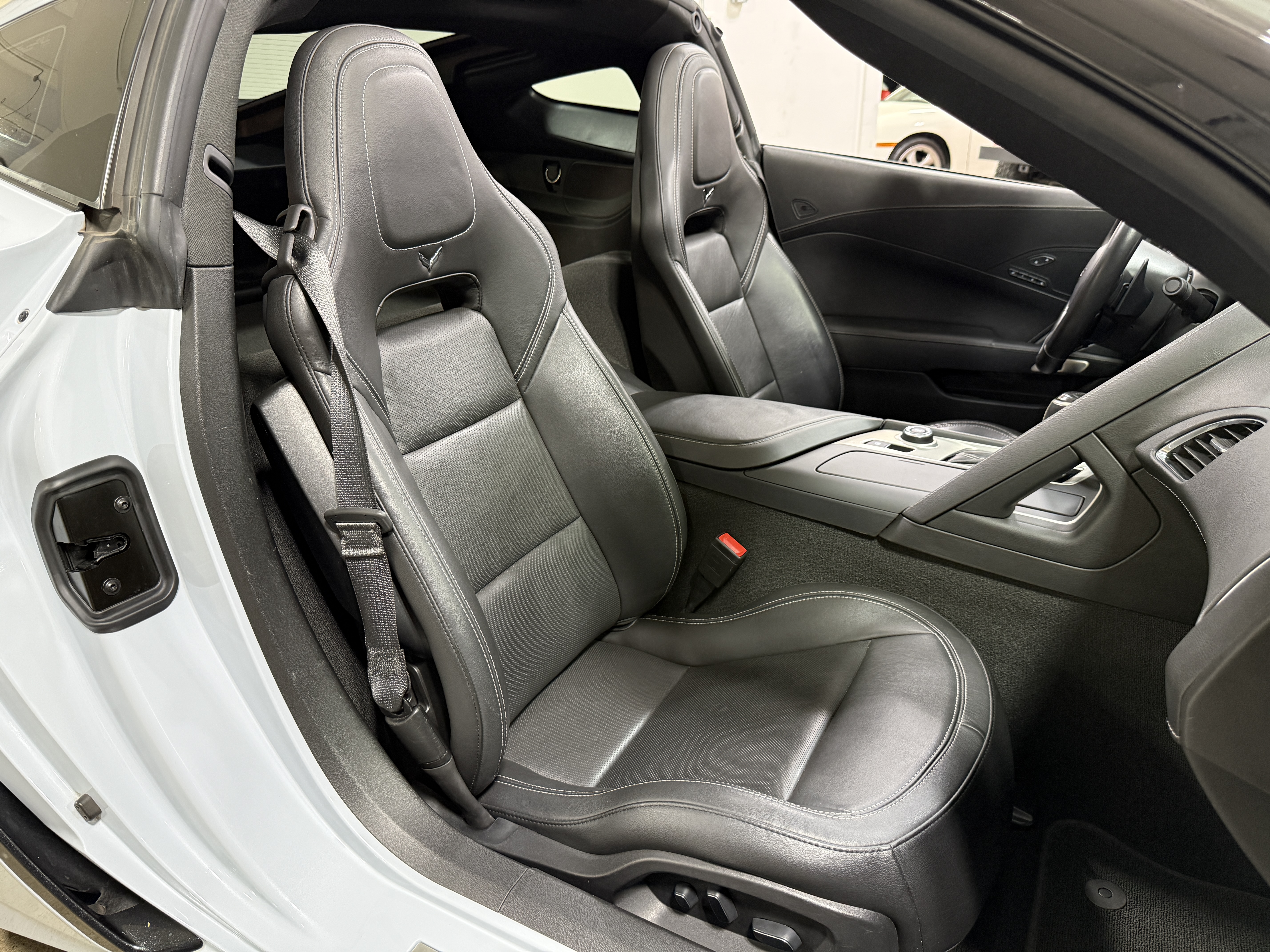 Used 2019 Chevrolet Corvette Grand Sport Coupe w/ 2LT RWD image 30