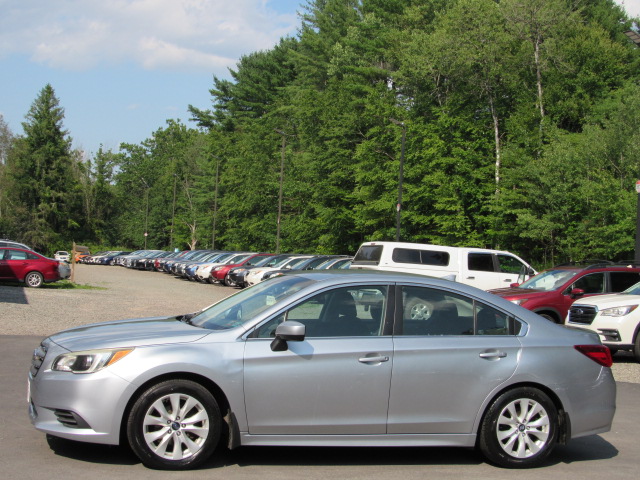 Used 2016 Subaru Legacy 2.5i Premium AWD/4WD image 3