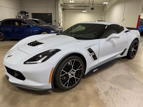 Used 2019 Chevrolet Corvette Grand Sport Coupe w/ 2LT RWD image 16