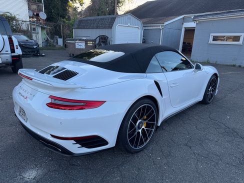 Used 2017 Porsche 911 Turbo S image 4