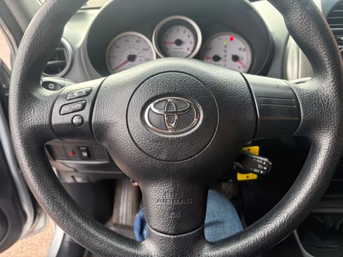 Used 2005 Toyota RAV4 image 15