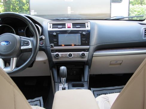 Used 2016 Subaru Outback 2.5i Limited AWD/4WD image 20