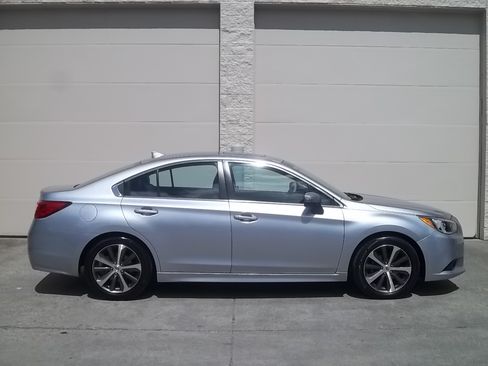 Used 2016 Subaru Legacy 2.5i Limited AWD/4WD image 9