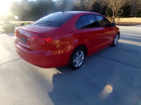 Used 2011 Volkswagen Jetta TDI SE image 5