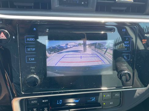 Used 2017 Toyota Corolla LE image 15