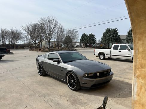 Used 2011 Ford Mustang GT Premium image 36