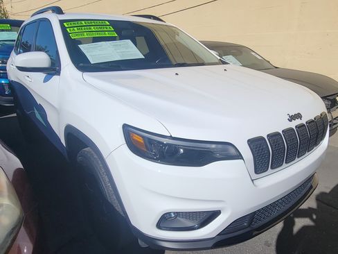 Used 2020 Jeep Cherokee Altitude Lux image 1