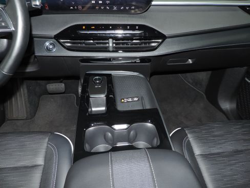 Used 2026 Buick Enclave AWD Sport Touring image 42