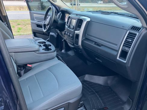 Used 2018 RAM 1500 SLT image 11