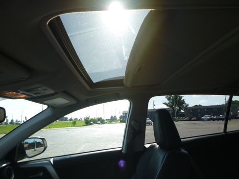 Used 2013 Toyota RAV4 AWD Limited image 19
