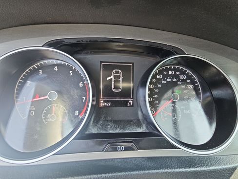 Used 2016 Volkswagen Golf image 12