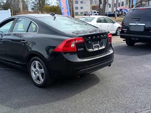 Used 2012 Volvo S60 T5 image 3