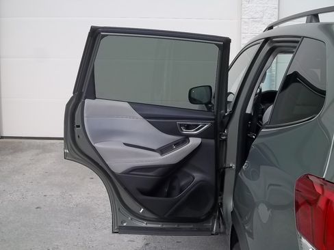 Used 2020 Subaru Forester Premium image 18