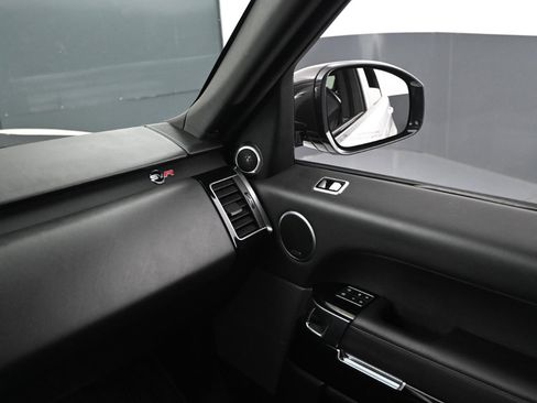Used 2022 Land Rover Range Rover Sport SVR image 24