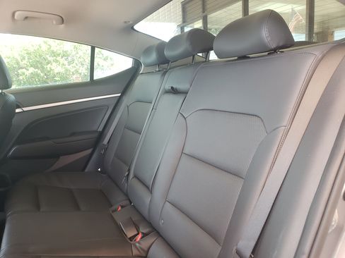 Used 2019 Hyundai Elantra SEL image 12