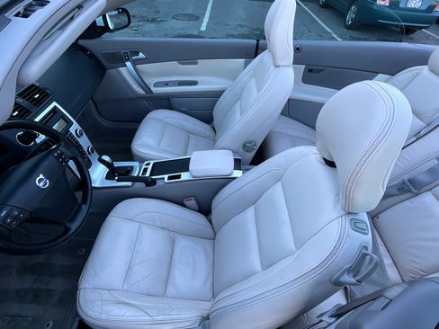 Used 2011 Volvo C70 T5 image 9