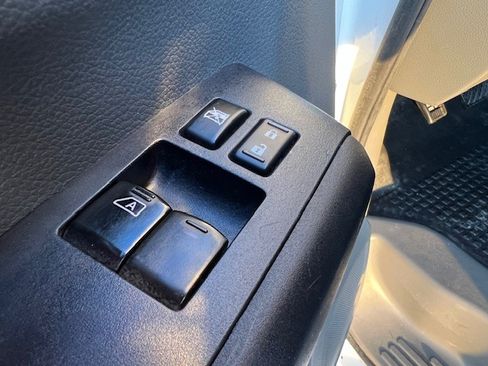 Used 2021 Nissan NV 2500 S image 21