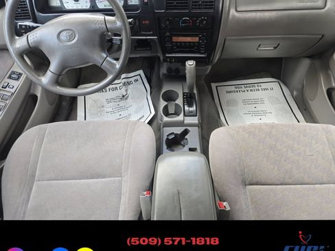 Used 2004 Toyota Tacoma PreRunner image 9