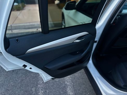 Used 2015 BMW X1 sDrive28i image 10