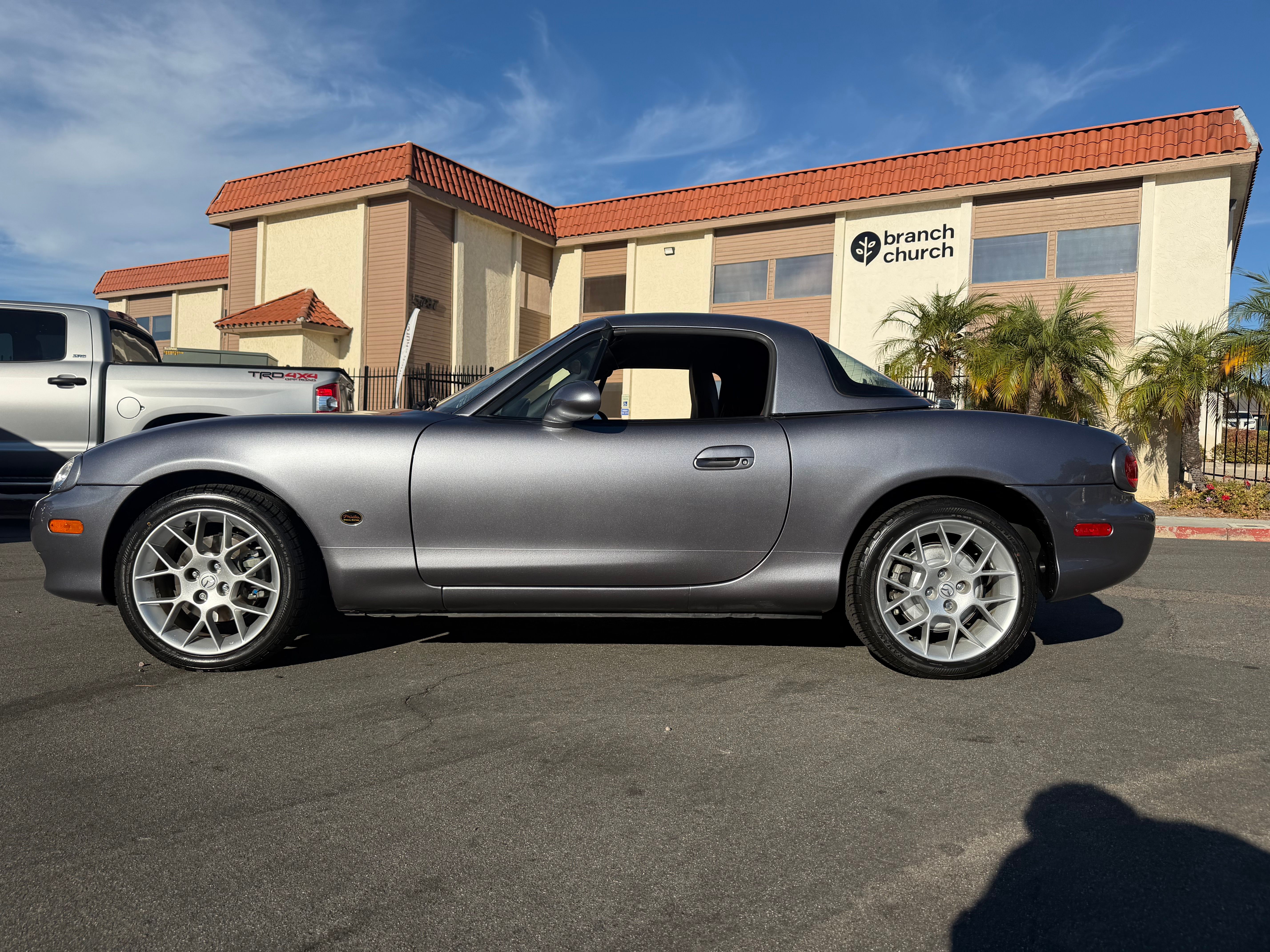 Used 2002 MAZDA MX-5 Miata LS RWD image 4