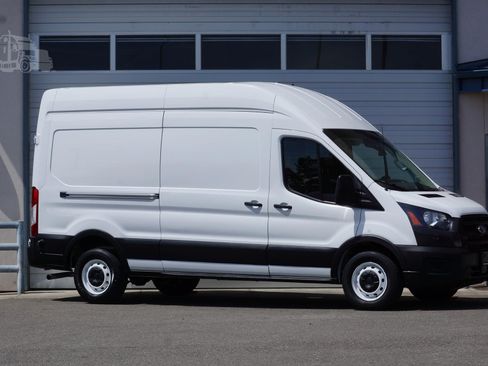 Used 2020 Ford Transit 250 image 2