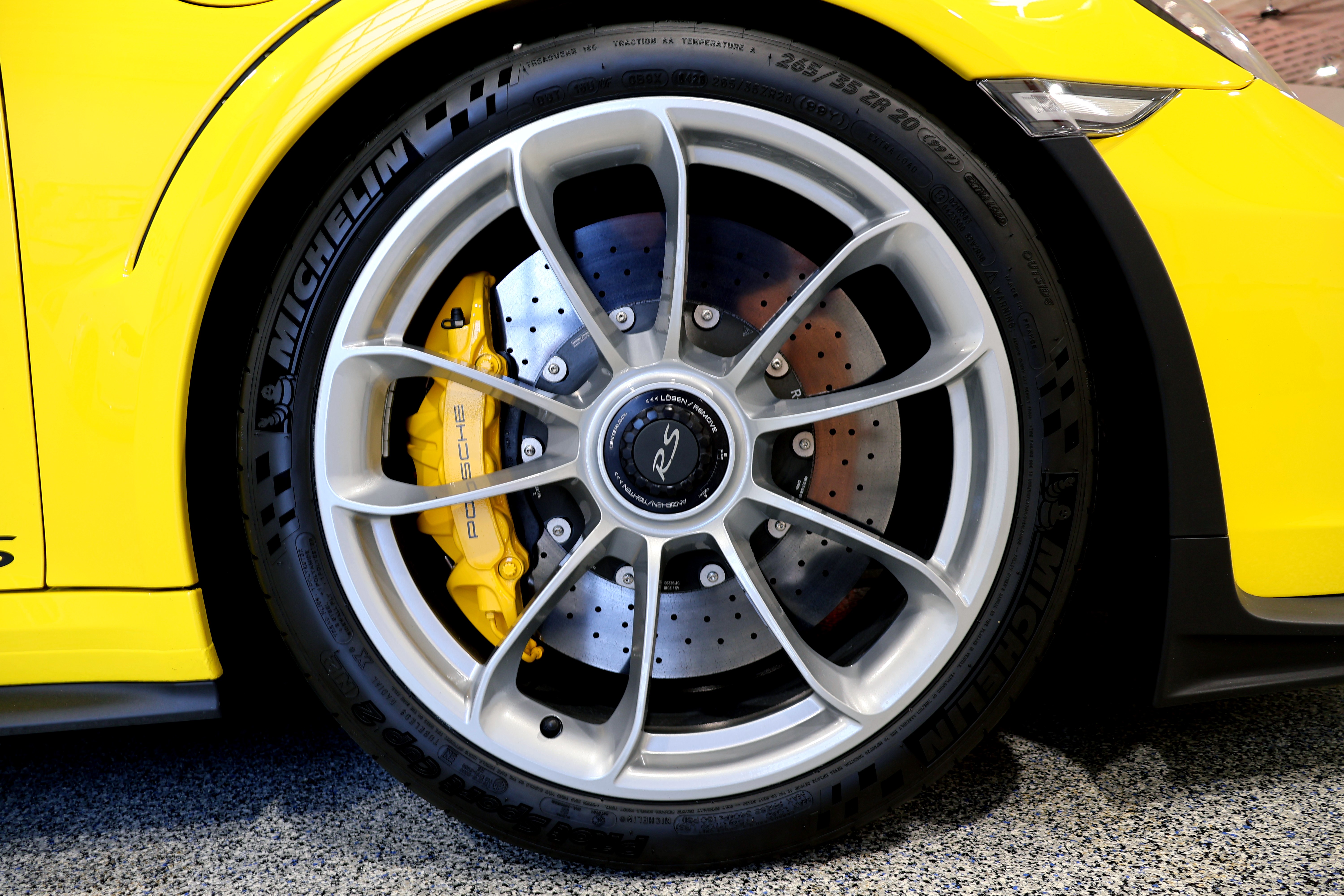 Used 2019 Porsche 911 GT3 RS RWD image 30