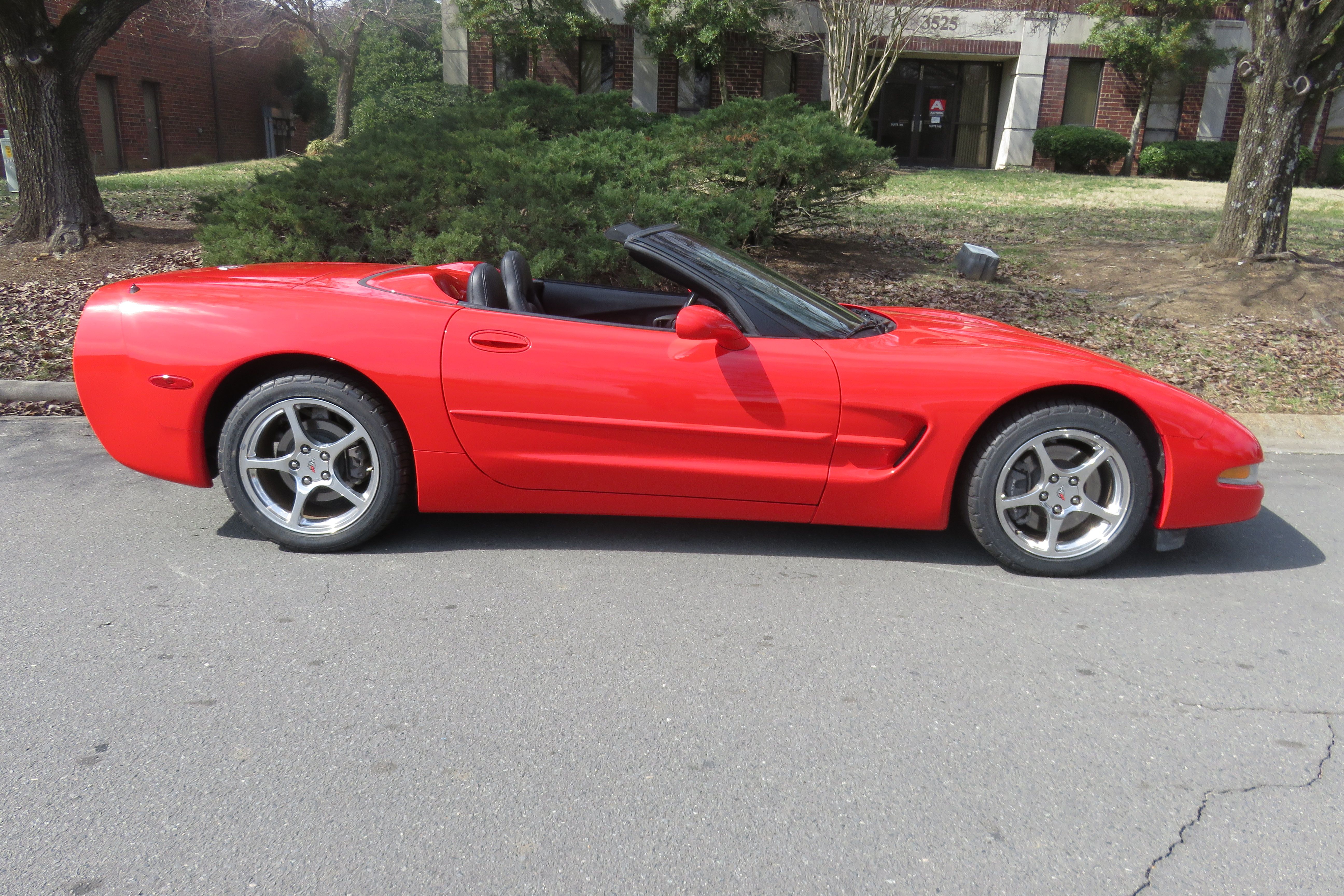 Used 2003 Chevrolet Corvette Convertible RWD image 6