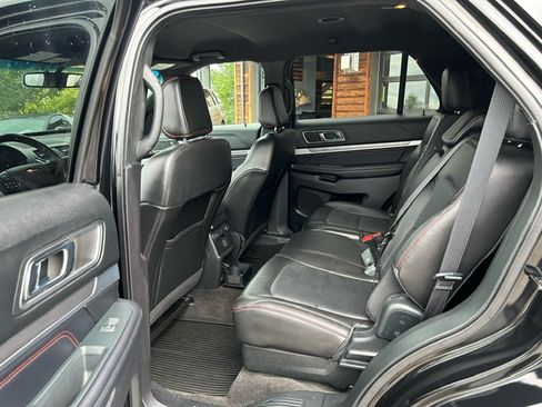Used 2018 Ford Explorer Sport image 11