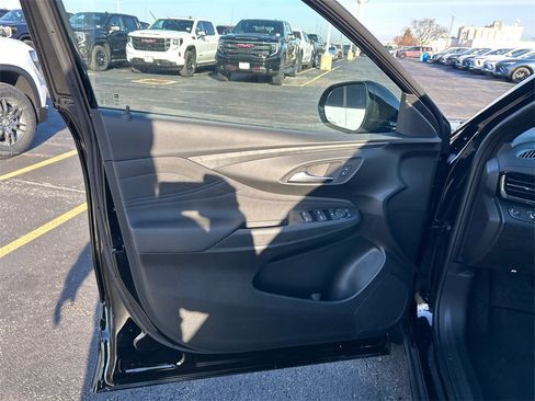 New 2026 Buick Envista Sport Touring image 15