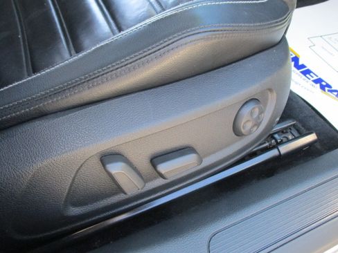 Used 2009 Volkswagen CC Luxury FWD image 29